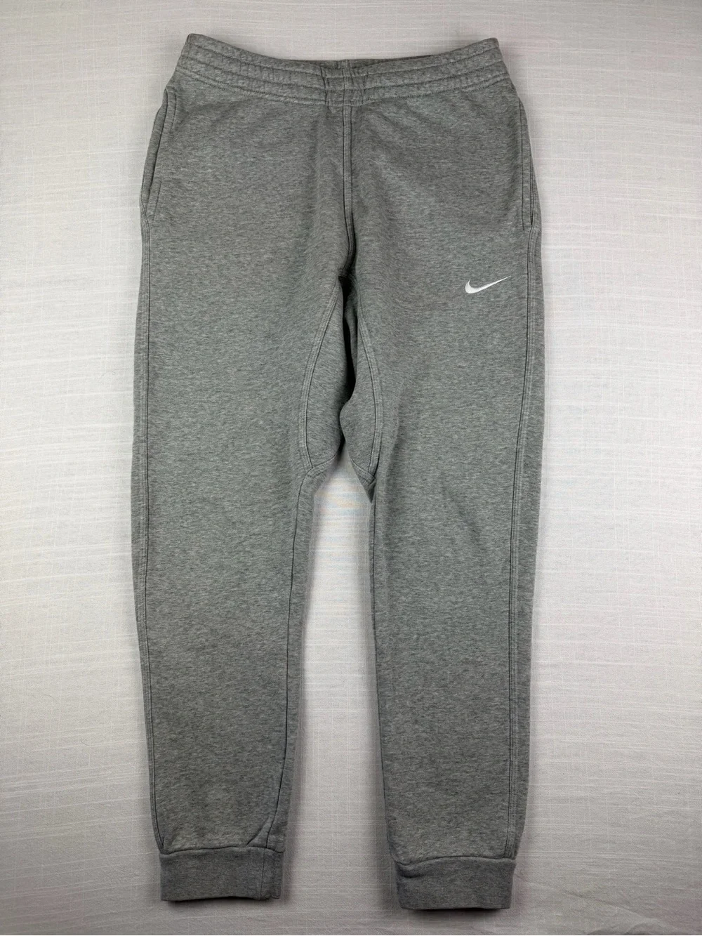 Nike Club Jogger Sweatpants Slim Tapered Sportswear Pant in Grey Men’s Size M